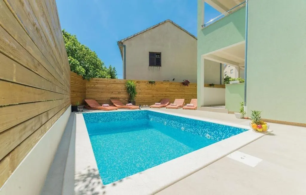 Apartment In Pakostane With Pool Access, Terrace, Air Conditioning, Wi-Fi, 3548-1
