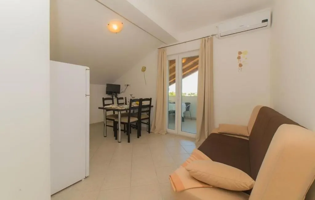 Apartment In Pakostane With Pool Access, Terrace, Air Conditioning, Wi-Fi, 3548-1
