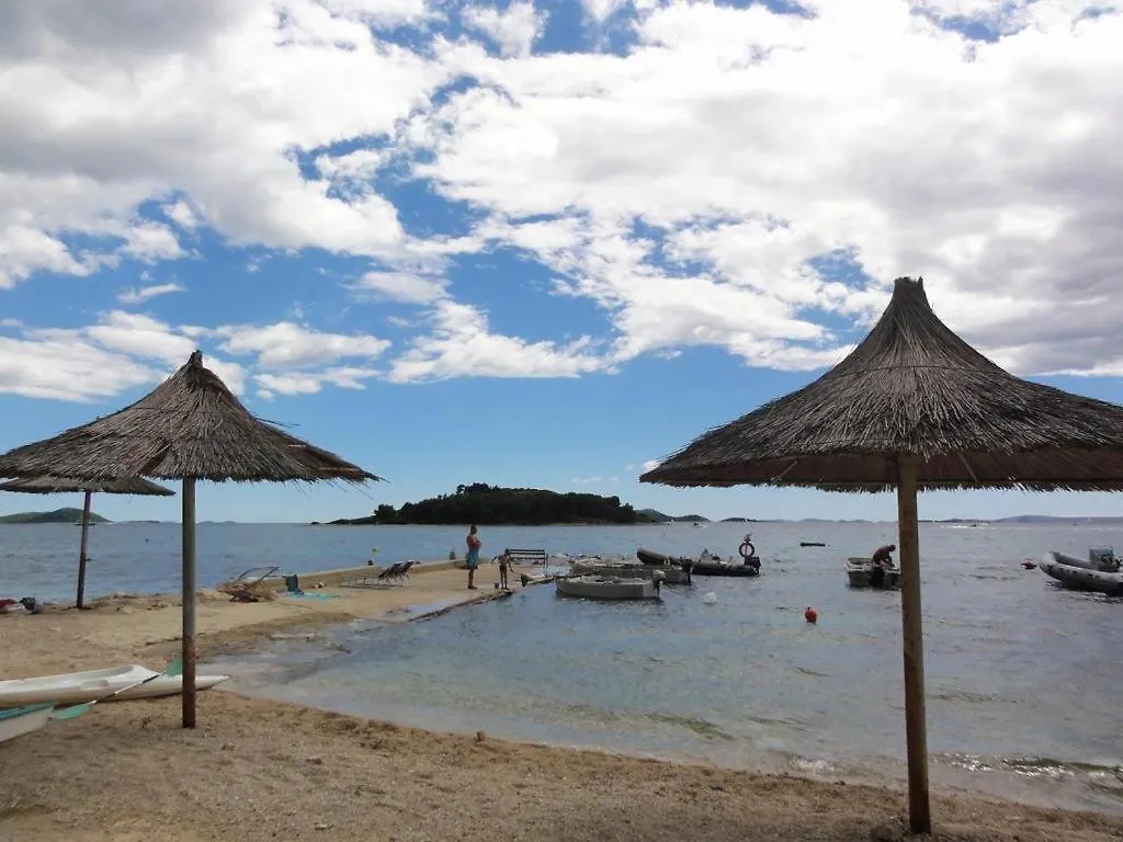Apartment In Pakostane With Pool Access, Terrace, Air Conditioning, Wi-Fi, 3548-1
