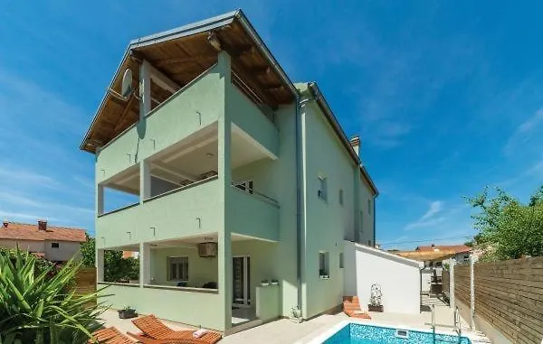 Apartment In Pakostane With Pool Access, Terrace, Air Conditioning, Wi-Fi, 3548-1 Croatia