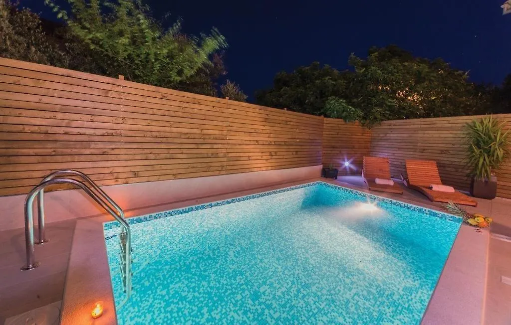 Apartment In Pakostane With Pool Access, Terrace, Air Conditioning, Wi-Fi, 3548-1